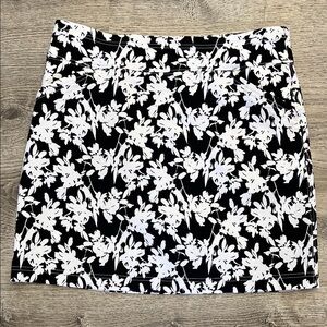 Mario Serrani Black and White Floral Mini Skirt